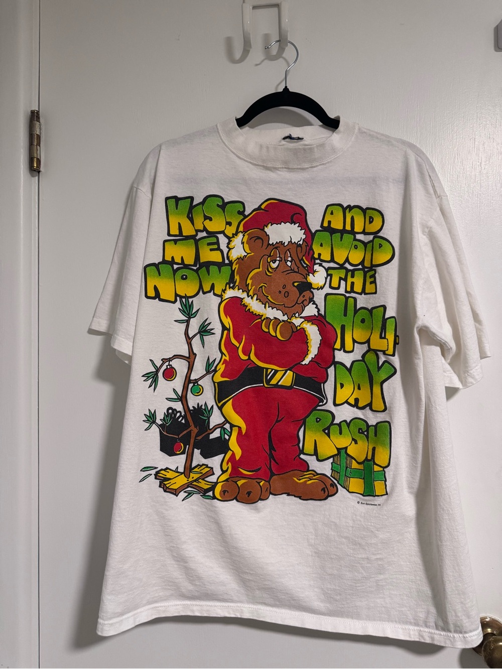 Vintage 90's Kiss Me Now Lion Santa Claus T-shirt Size XL Extra Large VNT Xmas